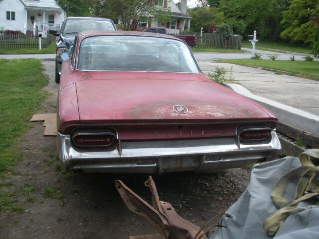 Buick LeSabre 1961 image number 18