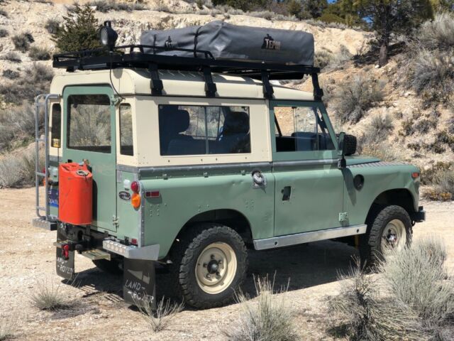 Land Rover Defender 1972 image number 15