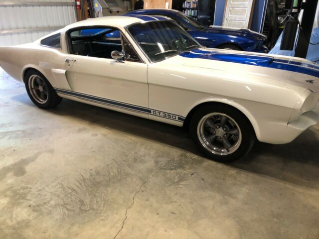 Ford Mustang 1965 image number 0