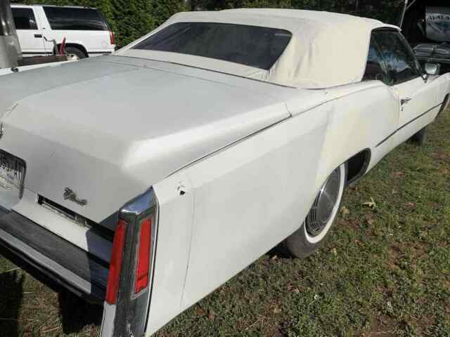 Cadillac Eldorado Convertible 1975 image number 15