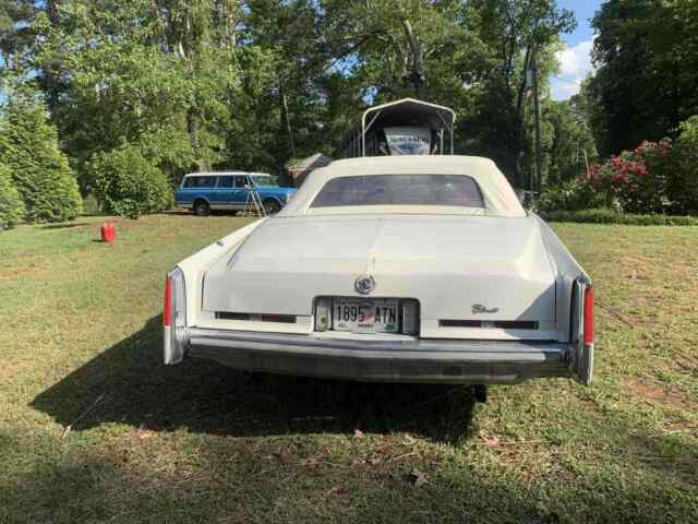 Cadillac Eldorado Convertible 1975 image number 16