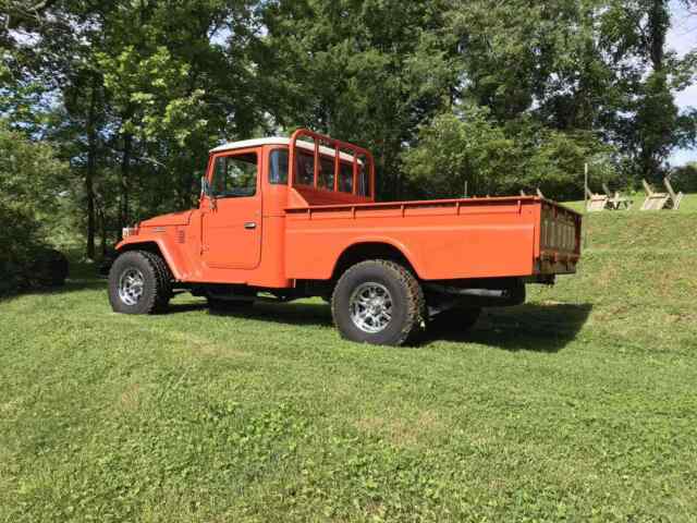 Toyota FJ45 land cruiser 1977 image number 24