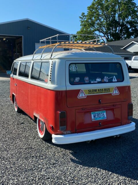 Volkswagen Bus/Vanagon 1976 image number 20