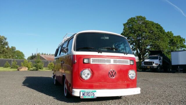 Volkswagen Bus/Vanagon 1976 image number 25