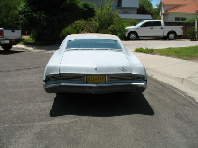 Buick Riviera 1966 image number 12