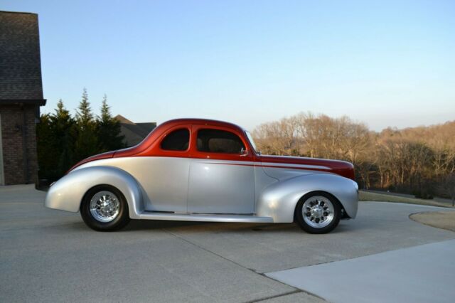 Ford Coupe Deluxe 1940 image number 43