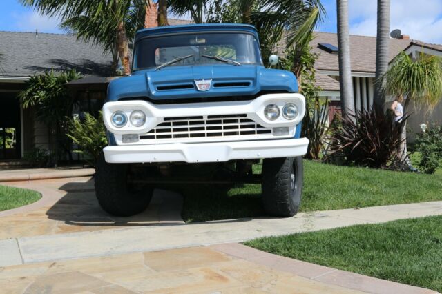 Ford F-100 1960 image number 2