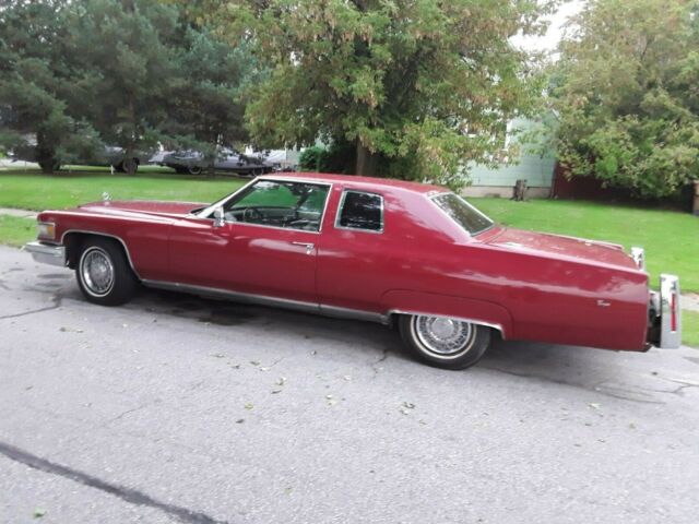 Cadillac DeVille 1976 image number 10