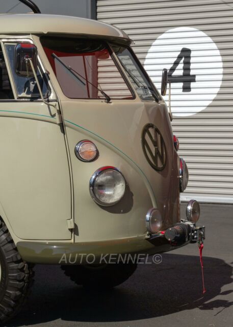 Volkswagen Bus/Vanagon 1965 image number 11