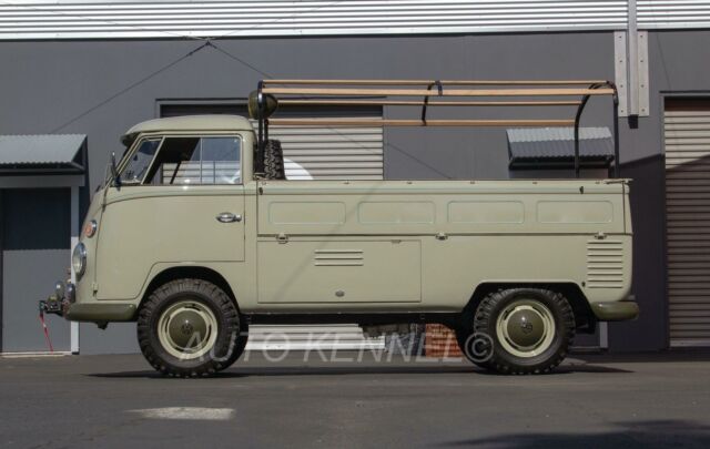 Volkswagen Bus/Vanagon 1965 image number 17