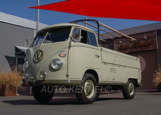 Volkswagen Bus/Vanagon 1965 image number 18