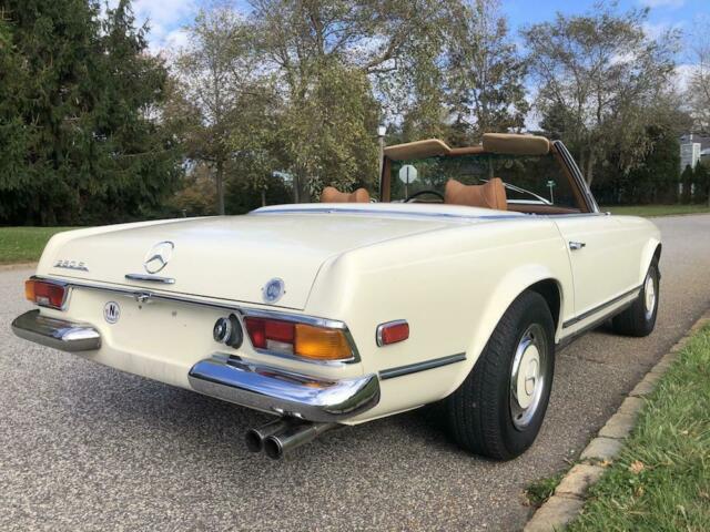 Mercedes-Benz SL-Class 1970 image number 28