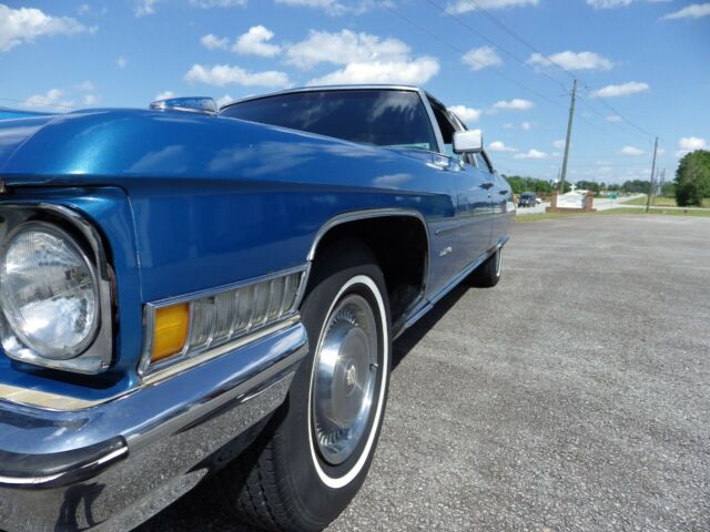 Cadillac Fleetwood 1972 image number 12