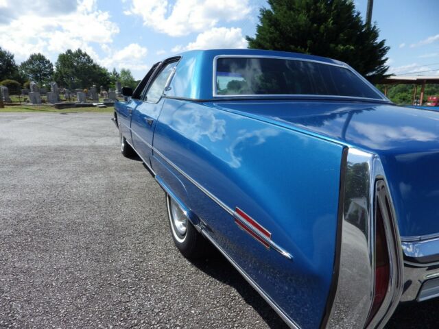 Cadillac Fleetwood 1972 image number 31