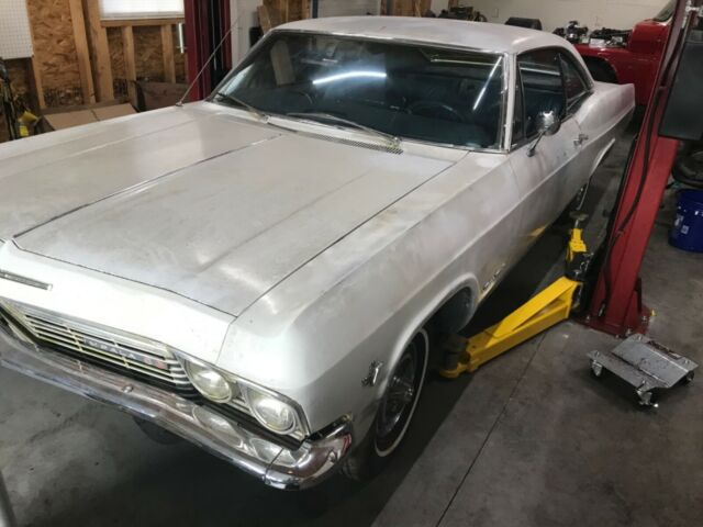 Chevrolet Impala 1965 image number 20