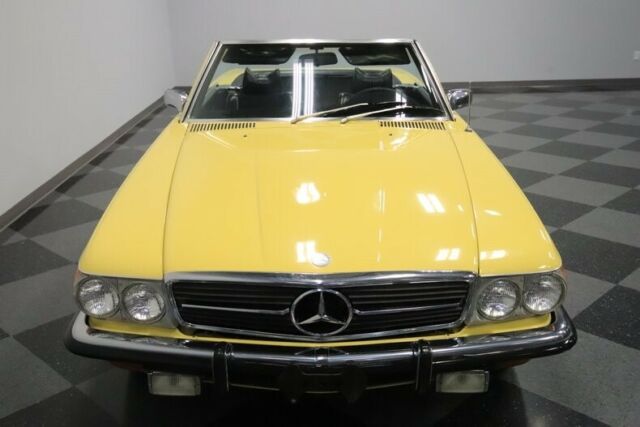 Mercedes-Benz SL-Class 1973 image number 30