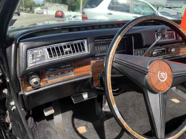 Cadillac Eldorado Convertible 1976 image number 22