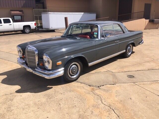 Mercedes-Benz 250SE 1967 image number 28