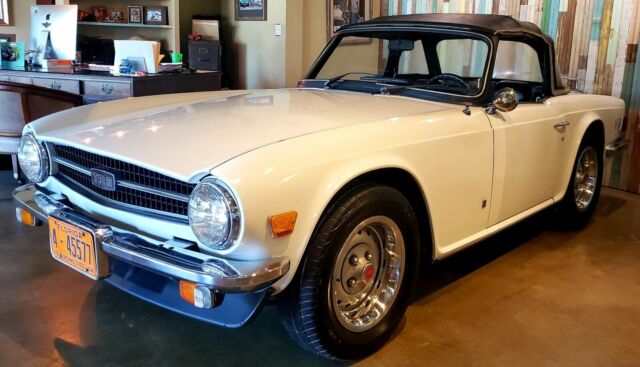 Triumph TR-6 1975 image number 0