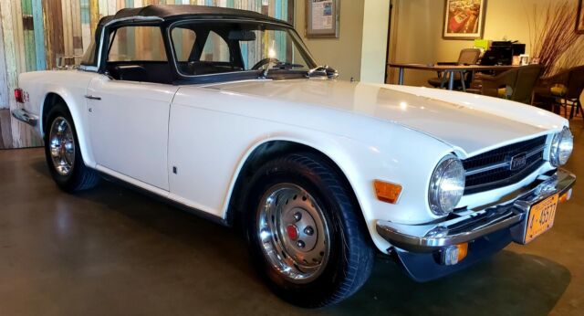 Triumph TR-6 1975 image number 1