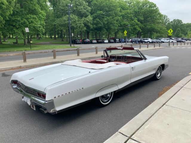 Pontiac Bonneville 1965 image number 28