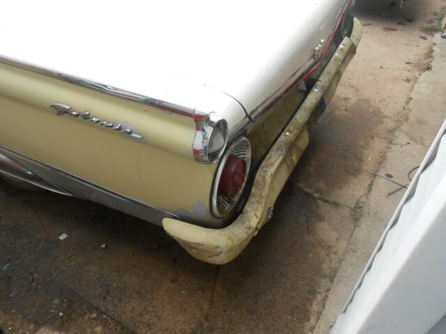 Ford Galaxie 1959 image number 21