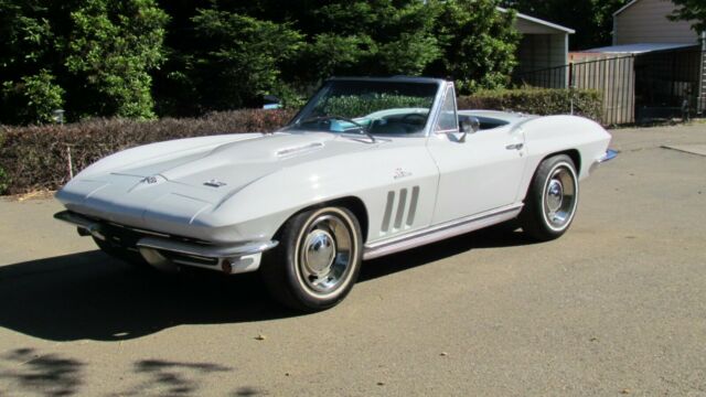 Chevrolet Corvette 1966 image number 0