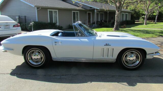 Chevrolet Corvette 1966 image number 27