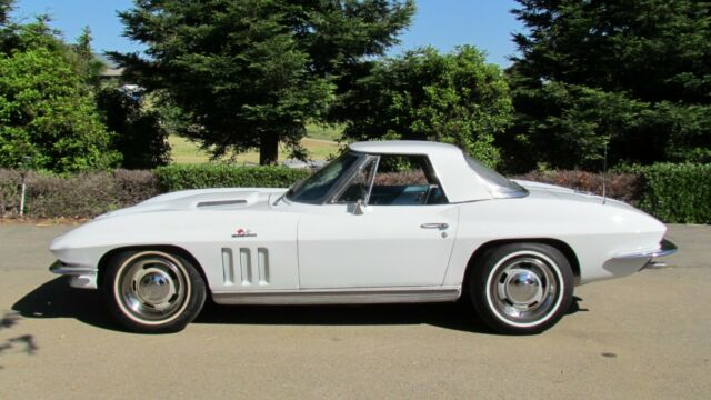 Chevrolet Corvette 1966 image number 30