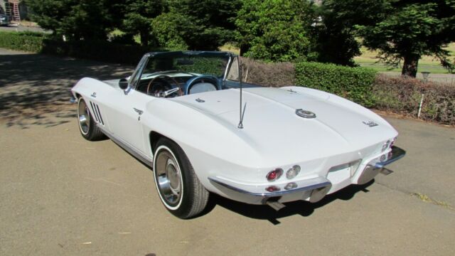 Chevrolet Corvette 1966 image number 4