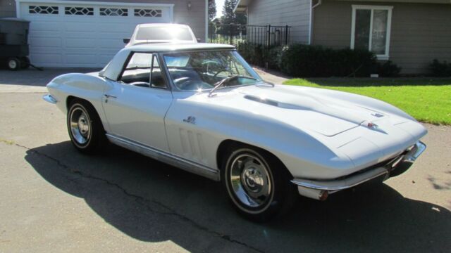 Chevrolet Corvette 1966 image number 7