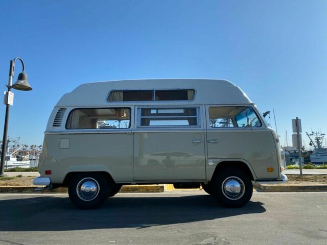 Volkswagen Bus/Vanagon 1972 image number 6