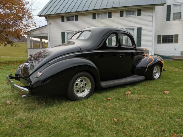 Ford Deluxe 1940 image number 27