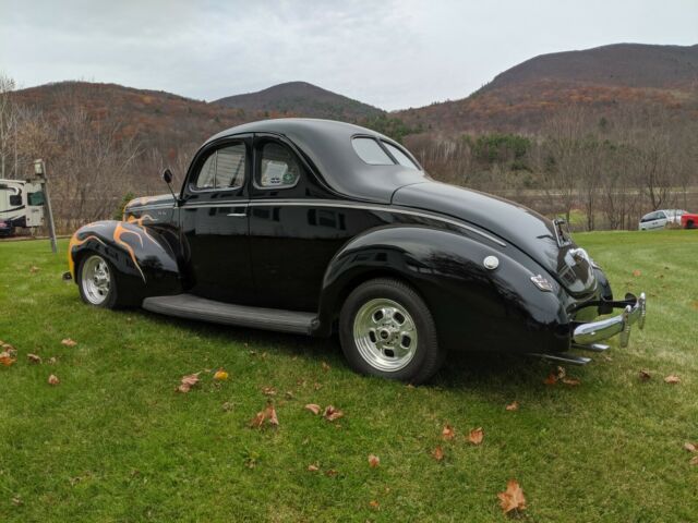 Ford Deluxe 1940 image number 4