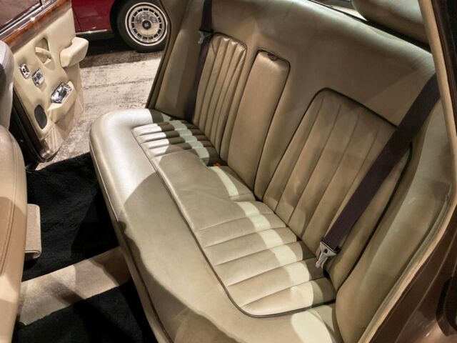 Rolls-Royce Silver Shadow 1976 image number 17