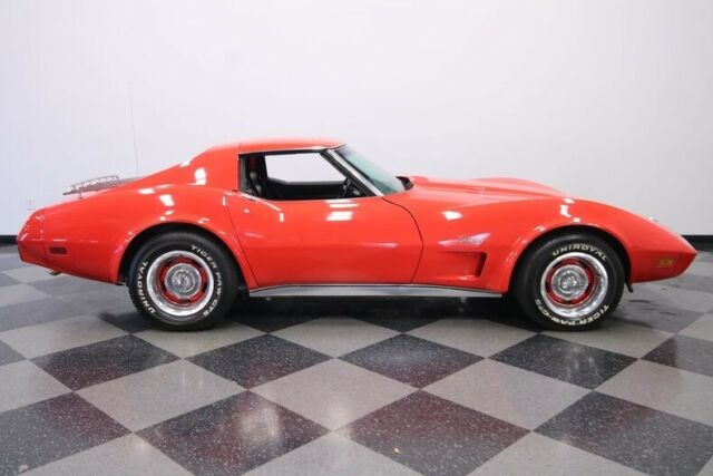 Chevrolet Corvette 1975 image number 15