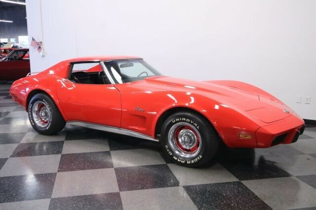 Chevrolet Corvette 1975 image number 16