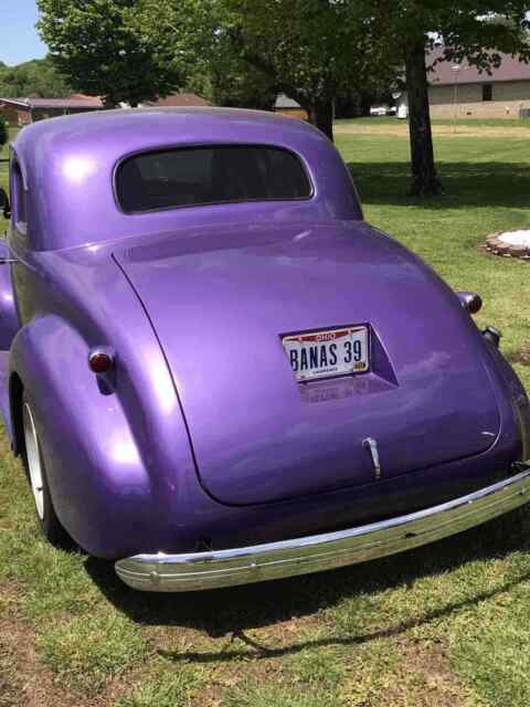 Chevrolet 5 Window Coupe 1939 image number 1