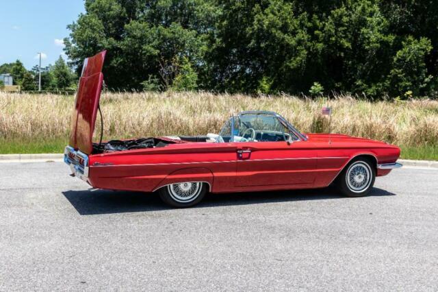 Ford Thunderbird Convertible 1966 image number 10