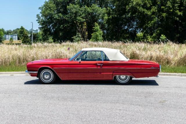 Ford Thunderbird Convertible 1966 image number 2