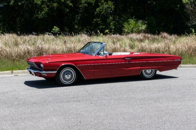 Ford Thunderbird Convertible 1966 image number 29