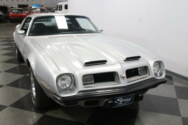 Pontiac Firebird 1975 image number 18