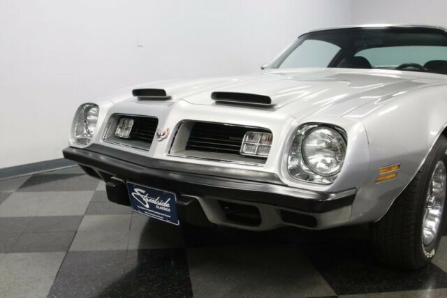 Pontiac Firebird 1975 image number 23