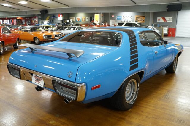 Plymouth Road Runner 1972 image number 17