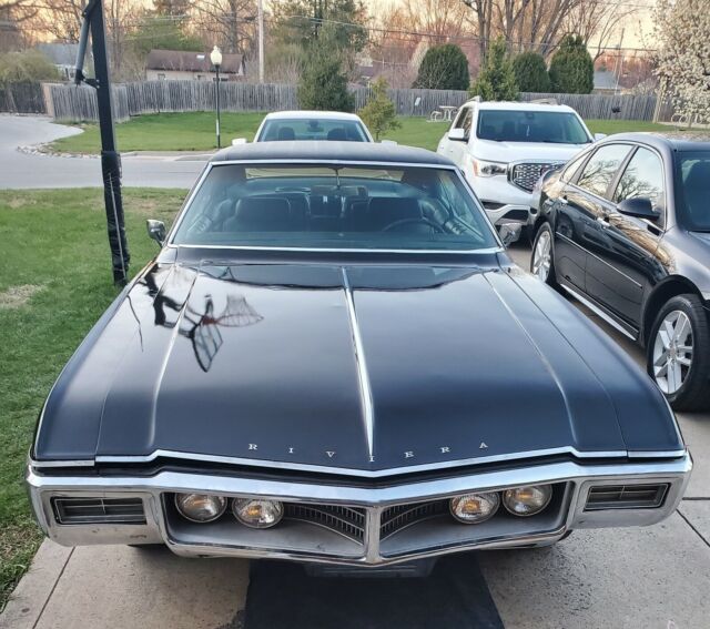 Buick Riviera 1969 image number 0