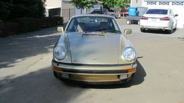 Porsche 911 1977 image number 1