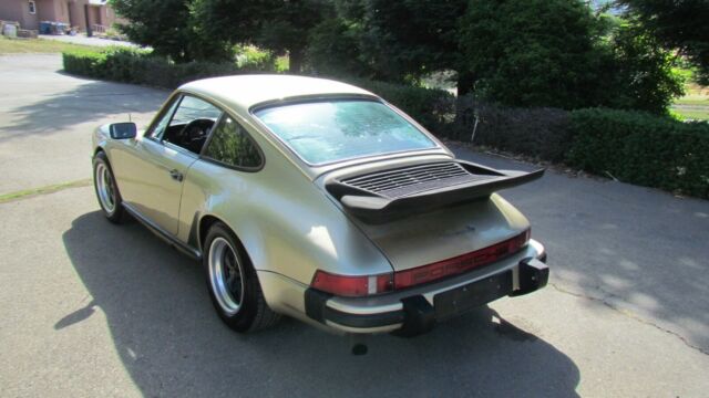 Porsche 911 1977 image number 28