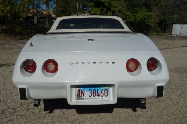 Chevrolet Corvette 1975 image number 18