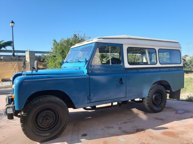 Land Rover Defender 1974 image number 28