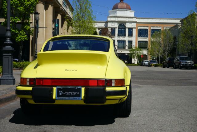 Porsche 911 1975 image number 20